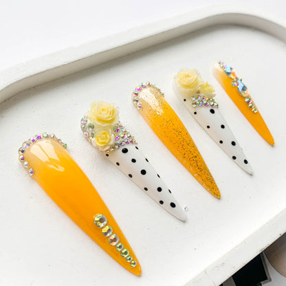 FC112 Fingertip polka dot pattern