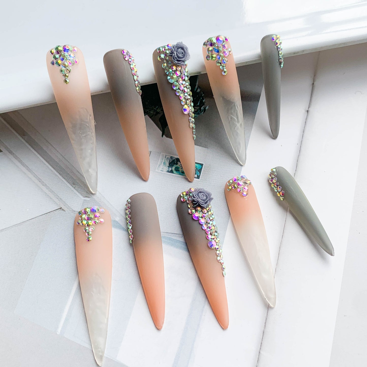 FC46 Gradient color fashion nails Grey rose
