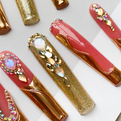 FC63 Gold irregular graphic nails