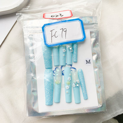 FC79 Blue and white gradient nails