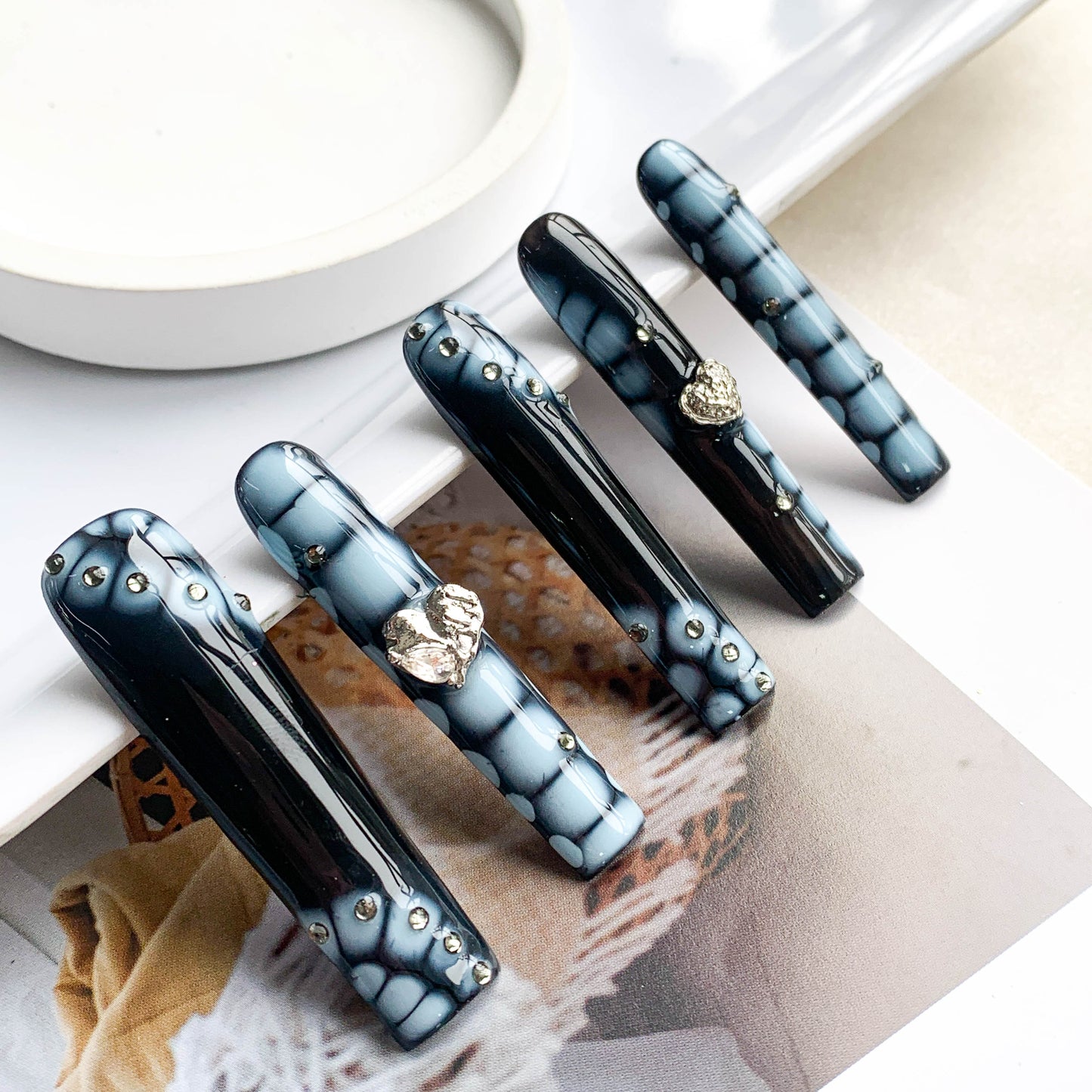 FC85 Super heavy black and blue diamonds